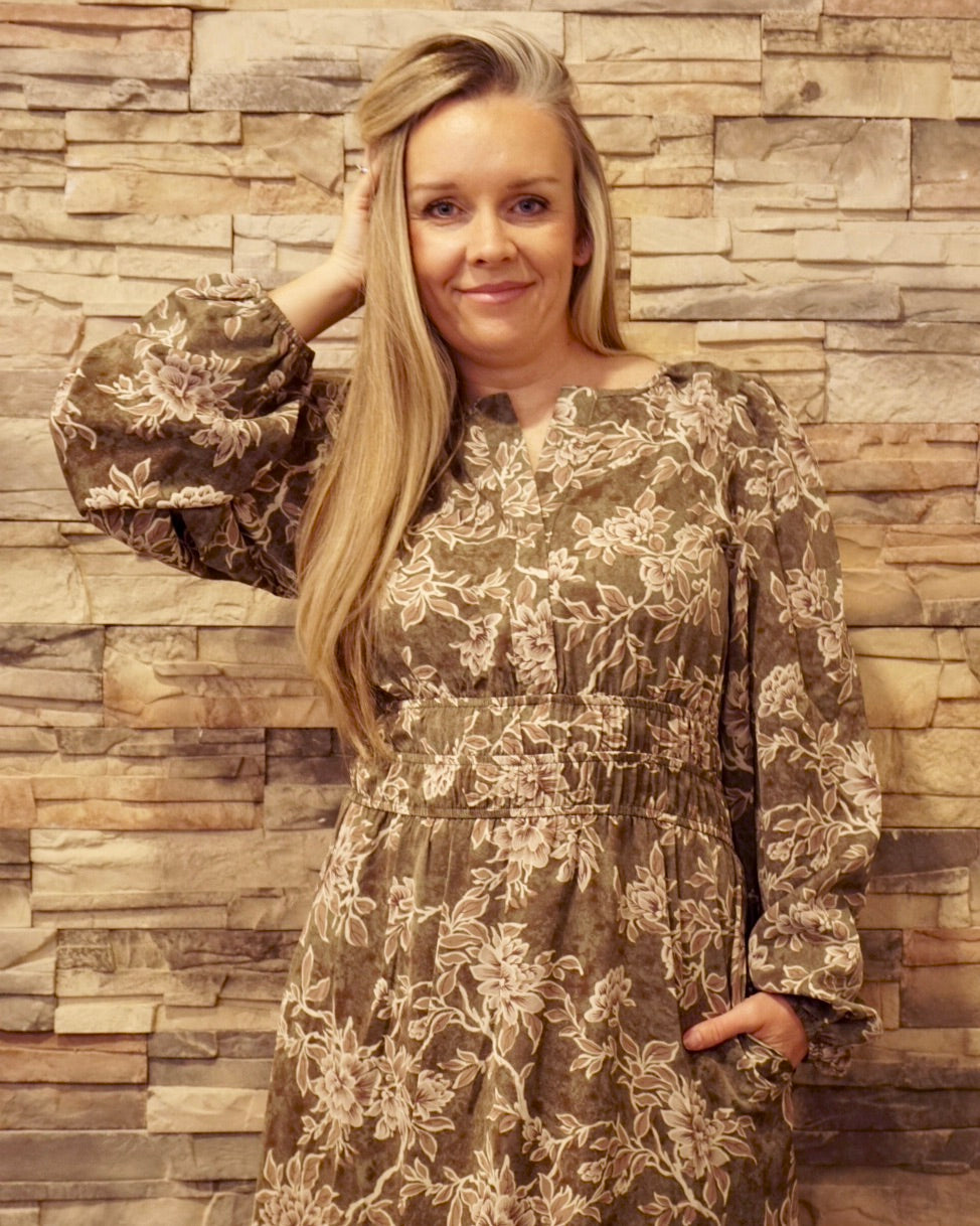 Woven Print Tiered Maxi Dress