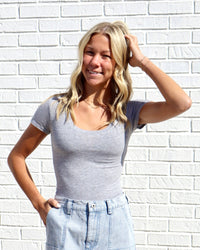Short Sleeve Scoop Neck Crop Top - Heather Grey