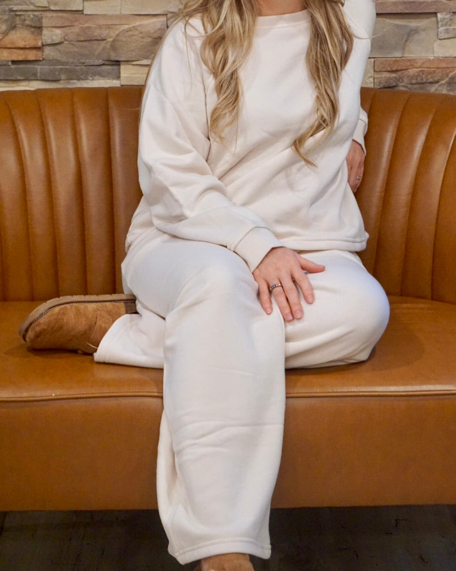 Fleece Pullover & Sweatpants Set - Beige
