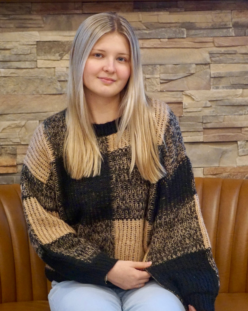 Plaid Pattern Crewneck Sweater - Black