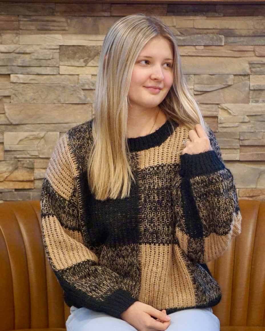 Plaid Pattern Crewneck Sweater - Black