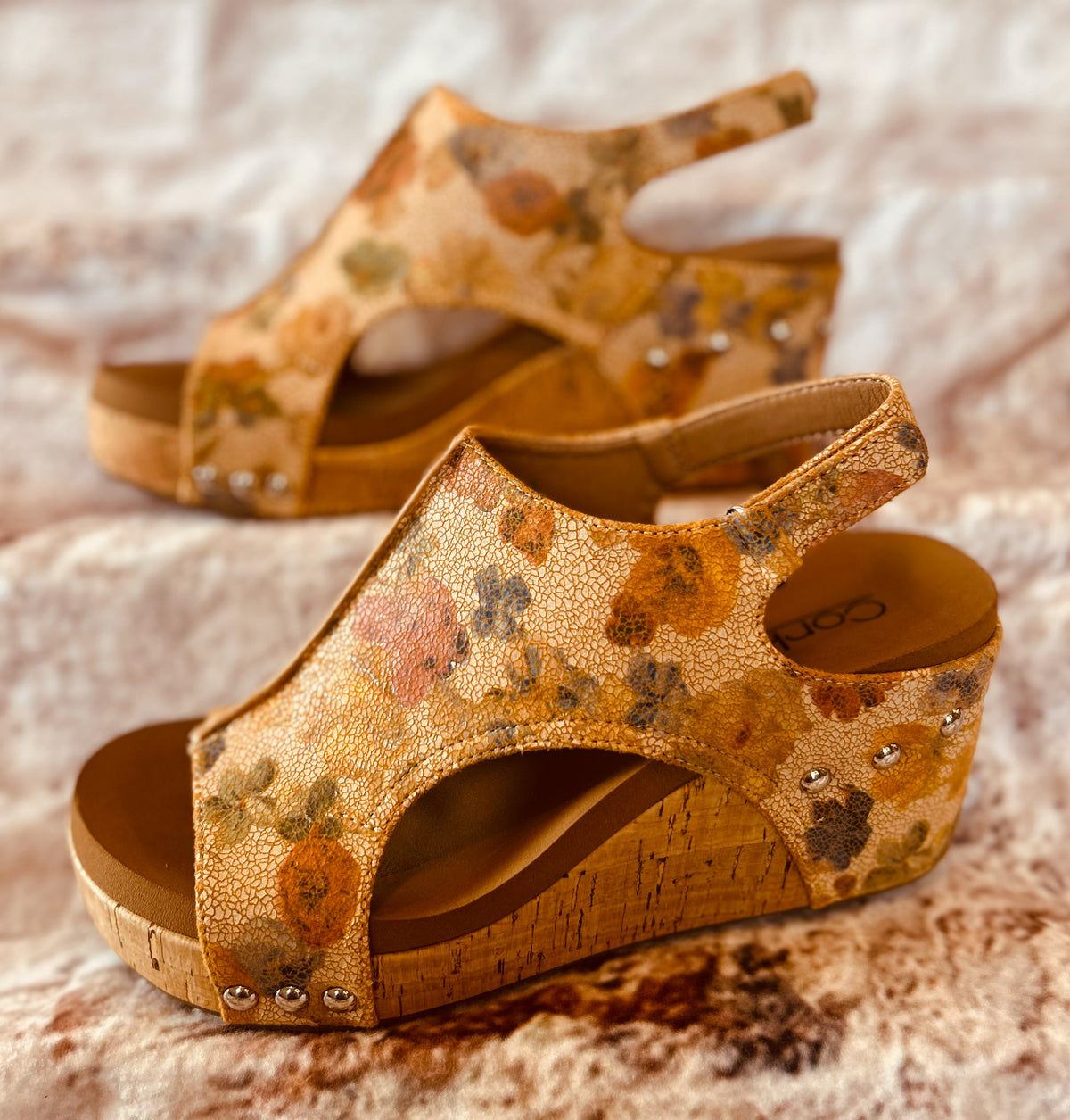 Corky’s Carley Camel Washed Flower