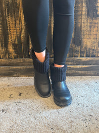 Corky's Quiver - Black
