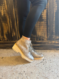 Corky's Trail Ride - Light Grey