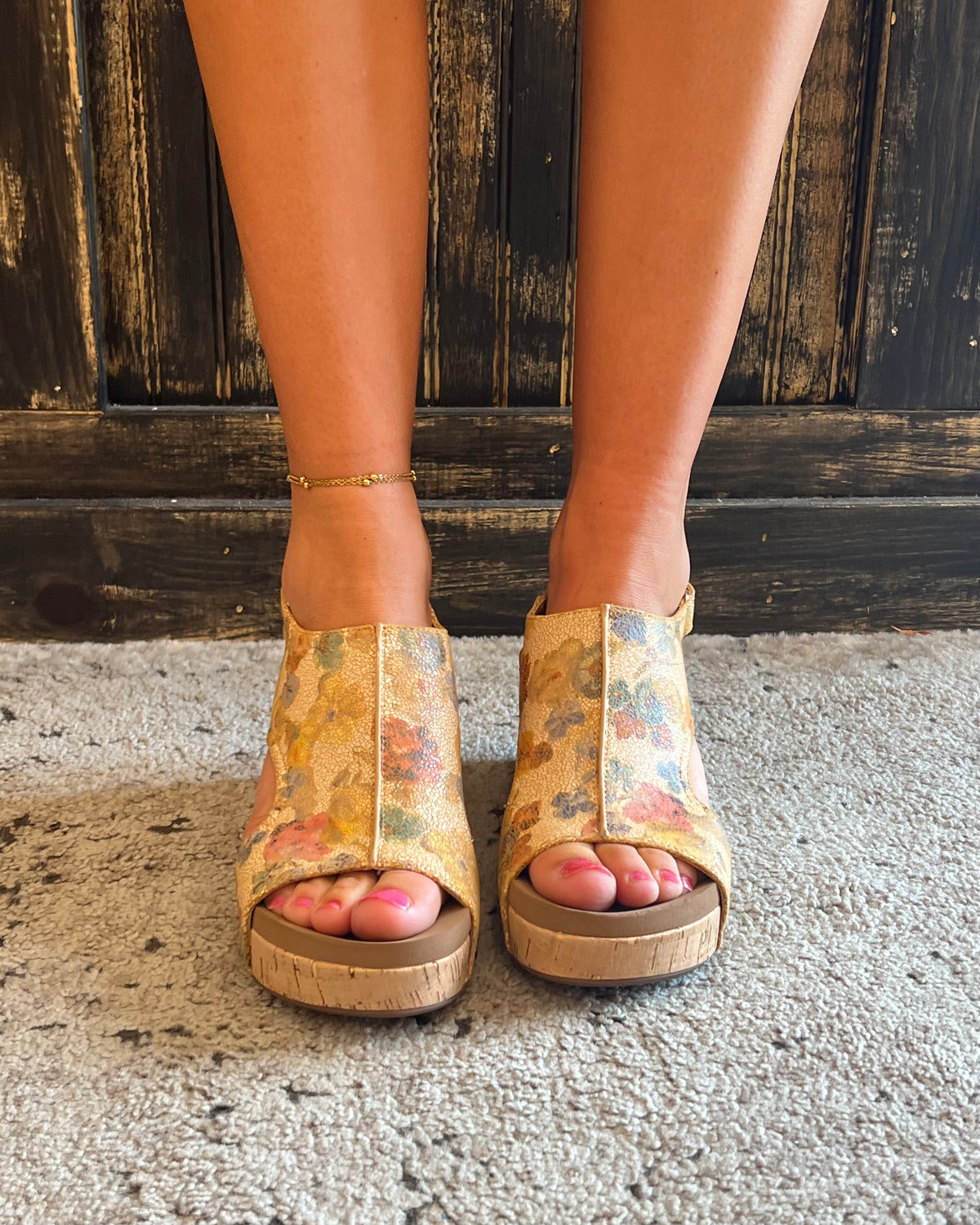 Corky’s Carley Camel Washed Flower