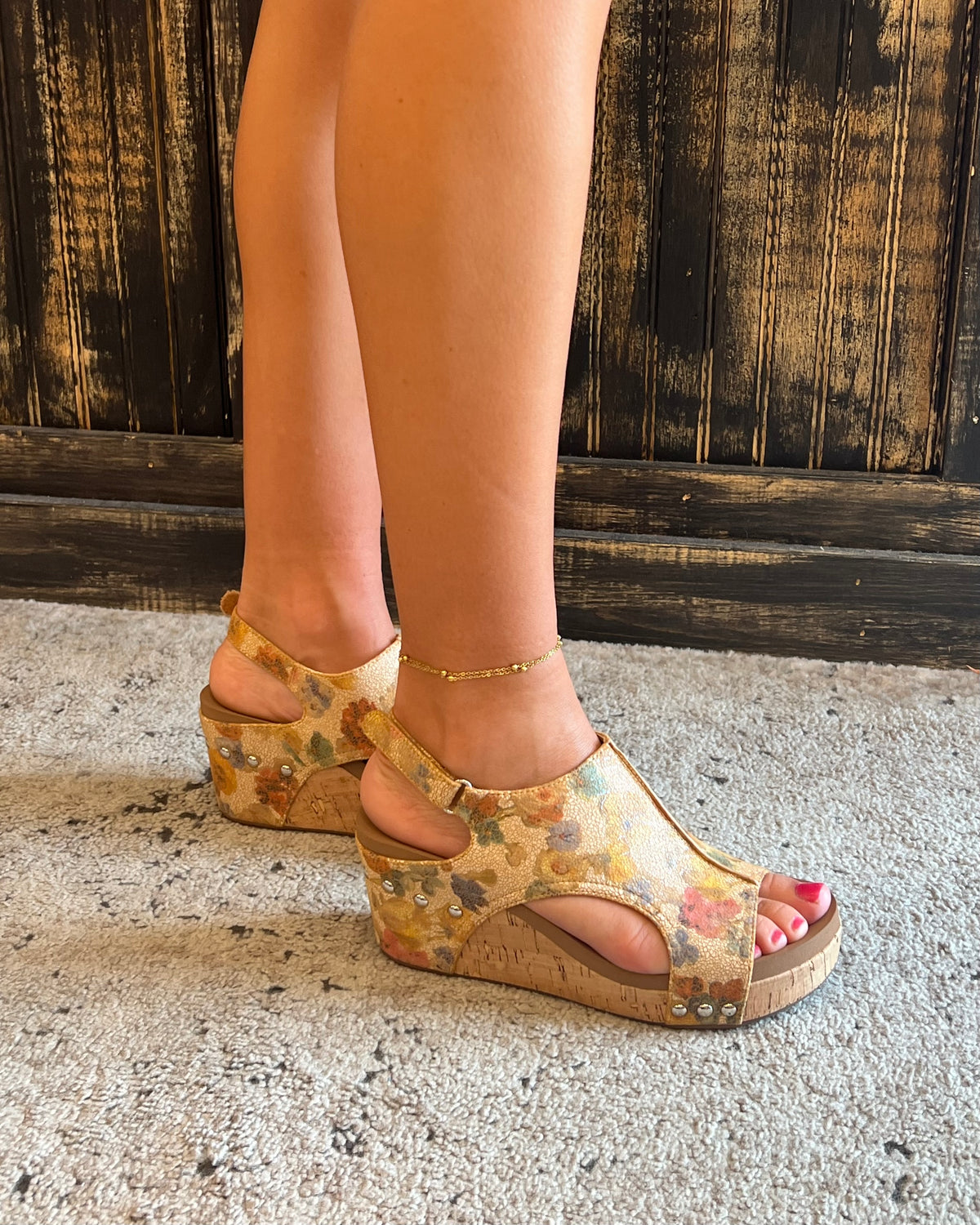 Corky’s Carley Camel Washed Flower