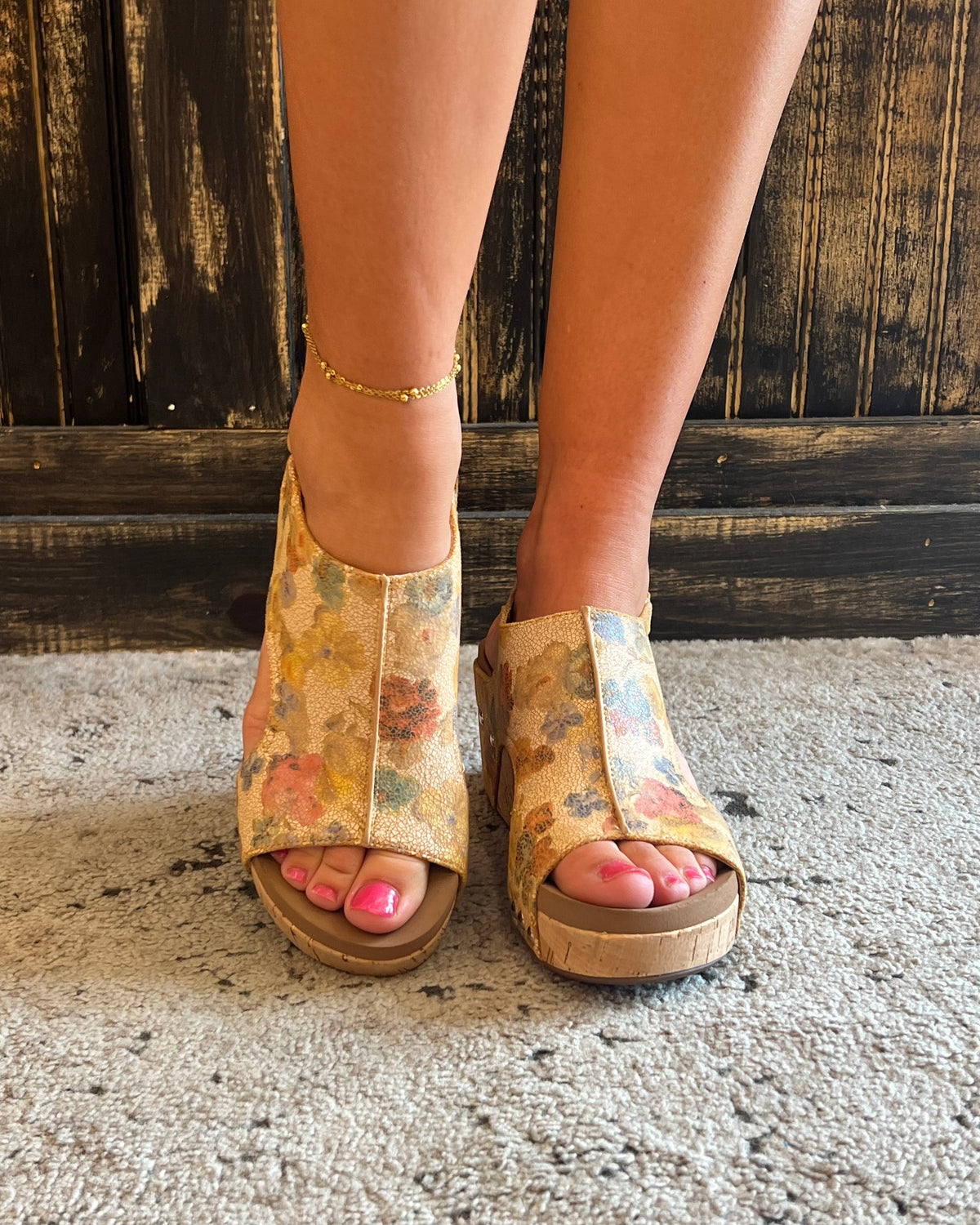 Corky’s Carley Camel Washed Flower