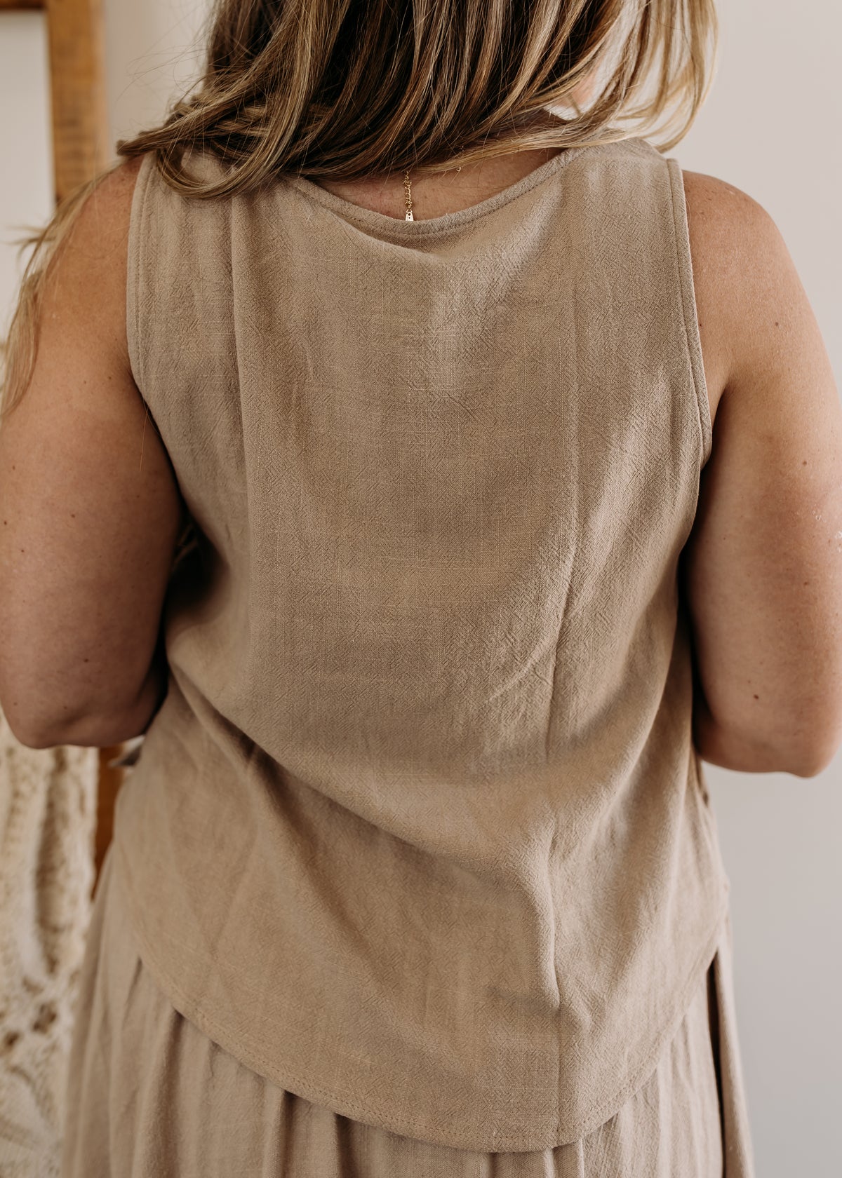 Sleeveless Side Button Linen Top