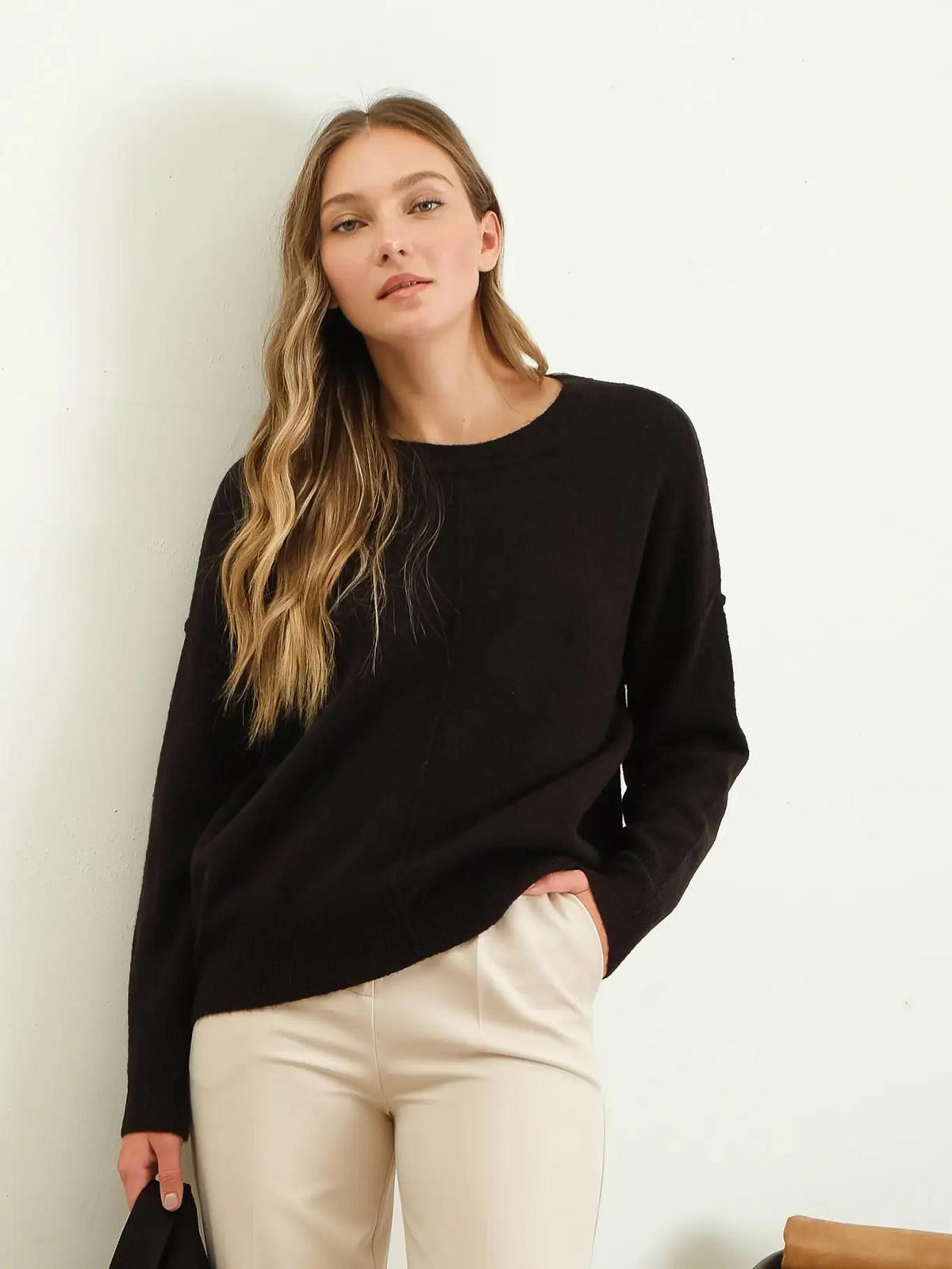 Solid Crewneck Knit Sweater - Black