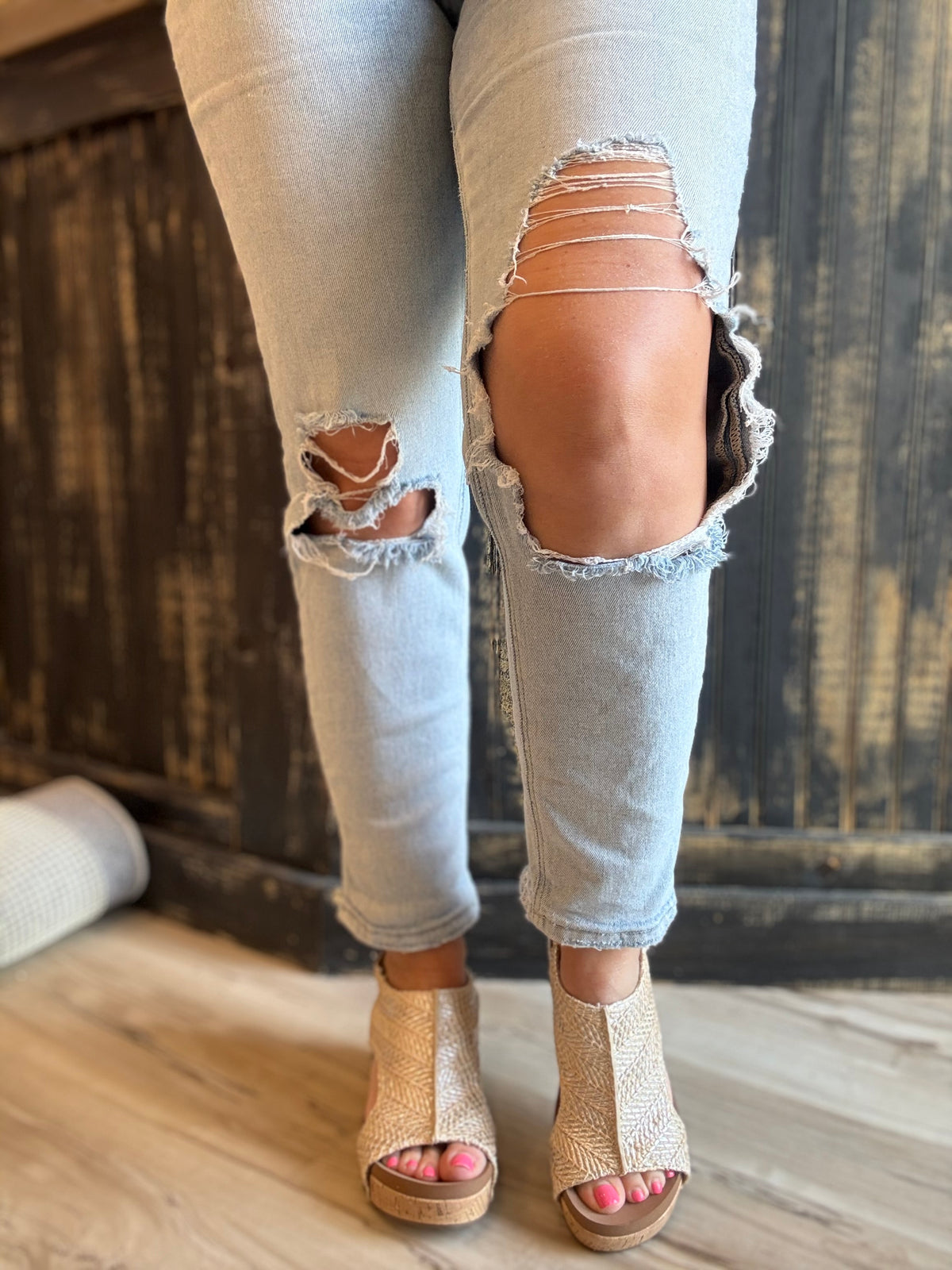 Corky's Carley - Silver Raffia